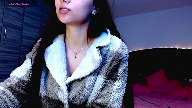 holy juli online show from December 22, 4:23 am