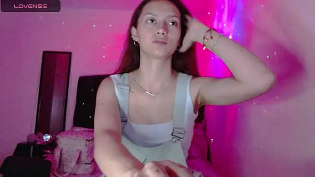 Snapshot of holy_juli chatting on September 20, 3:11 am holy juli online show from September 20, 3:11 am