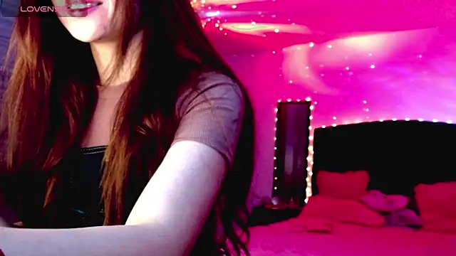 Snapshot of holy_juli chatting on November 14, 5:11 am holy juli online show from November 14, 5:11 am