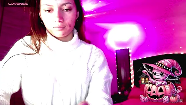 Snapshot of holy_juli chatting on October 26, 3:40 am holy juli online show from October 26, 3:40 am