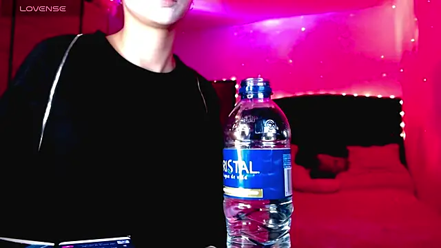 Snapshot of holy_juli chatting on December 2, 3:07 am holy juli online show from December 2, 3:07 am