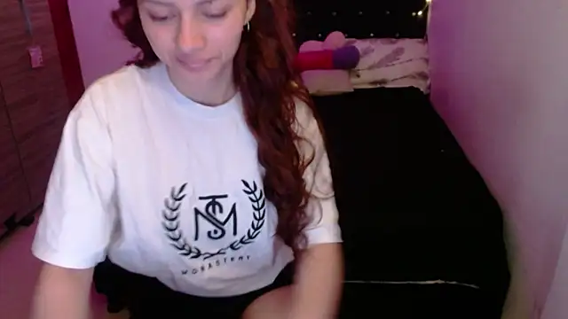 holy juli online show from May 25, 4:12 am