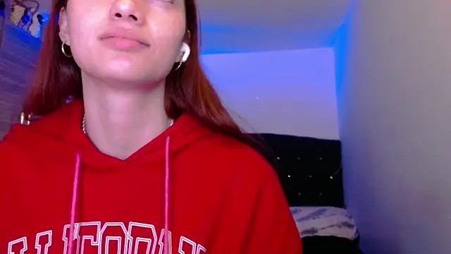 holy juli online show from June 2, 4:34 am