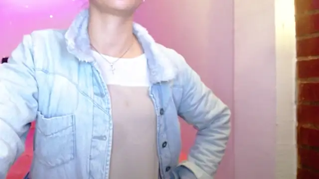 holy juli online show from March 25, 4:01 am