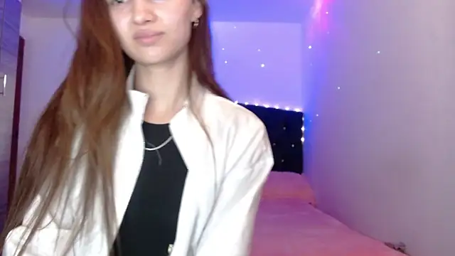 holy juli online show from April 17, 2:14 am