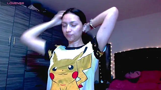 holy juli online show from December 23, 4:45 am