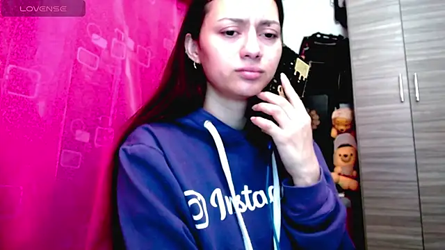 holy juli online show from January 9, 5:14 am