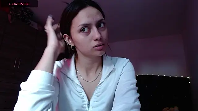 Snapshot of holy_juli chatting on September 16, 8:54 pm holy juli online show from September 16, 8:54 pm