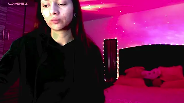 Snapshot of holy_juli chatting on November 17, 4:16 am holy juli online show from November 17, 4:16 am