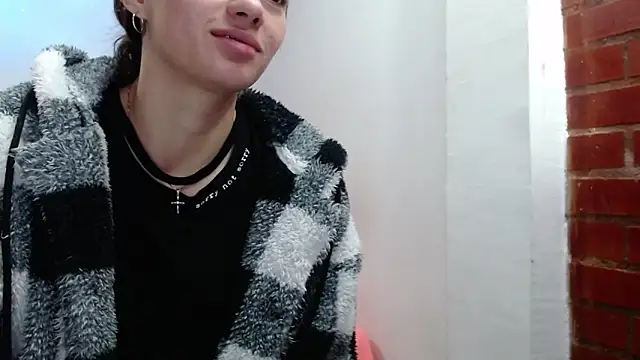 holy juli online show from March 13, 3:11 am