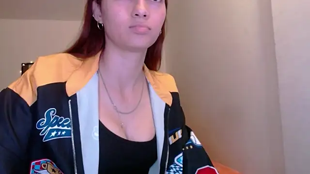 holy juli online show from May 2, 3:12 am
