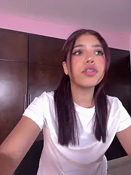 KellyOlsenbe online show from November 3, 8:23 pm