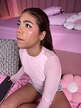 KellyOlsenbe online show from June 19, 8:36 pm