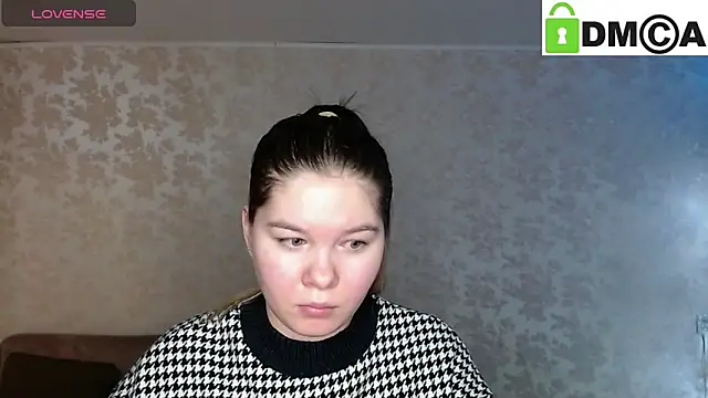 Snapshot of holy_michela chatting on December 27, 2:58 am holy michela online show from December 27, 2:58 am