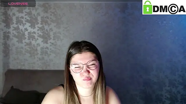 Snapshot of holy_michela chatting on February 13, 3:50 am holy michela online show from February 13, 3:50 am