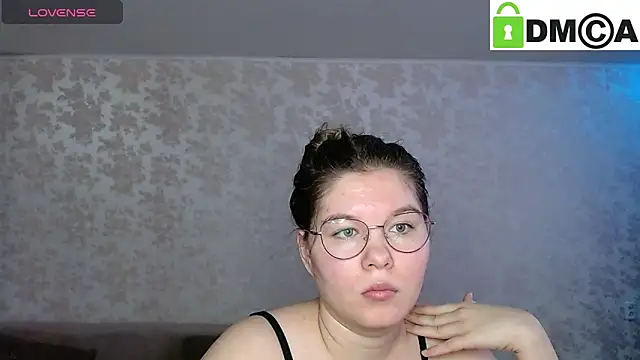 Snapshot of holy_michela chatting on January 17, 6:04 am holy michela online show from January 17, 6:04 am