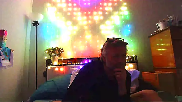 Snapshot of onlym4m chatting on December 17, 1:38 pm onlym4m online show from December 17, 1:38 pm