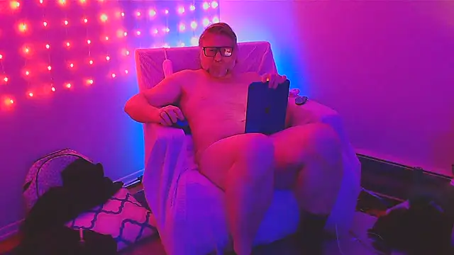 Snapshot of onlym4m chatting on February 12, 2:45 am onlym4m online show from February 12, 2:45 am