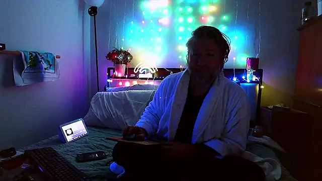 Snapshot of onlym4m chatting on December 19, 10:42 pm onlym4m online show from December 19, 10:42 pm