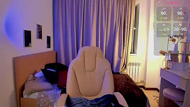 Marine Vact online show from March 31, 2:08 pm