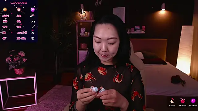 Snapshot of Marine_Vact chatting on November 6, 2:10 pm Marine Vact online show from November 6, 2:10 pm