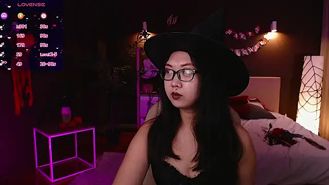 Snapshot of Marine_Vact chatting on October 31, 2:02 pm Marine Vact online show from October 31, 2:02 pm