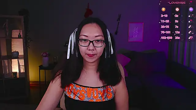 Snapshot of Marine_Vact chatting on October 8, 2:07 pm Marine Vact online show from October 8, 2:07 pm