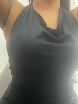 luara1988 online show from April 1, 4:26 pm