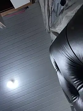 Snapshot of luara1988 chatting on February 23, 8:37 am luara1988 online show from February 23, 8:37 am