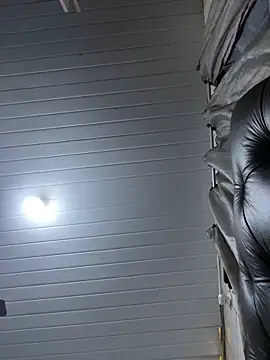 Snapshot of luara1988 chatting on February 26, 5:35 pm luara1988 online show from February 26, 5:35 pm