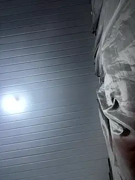 Snapshot of luara1988 chatting on January 14, 1:31 am luara1988 online show from January 14, 1:31 am