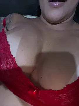 Snapshot of luara1988 chatting on December 20, 10:07 am luara1988 online show from December 20, 10:07 am