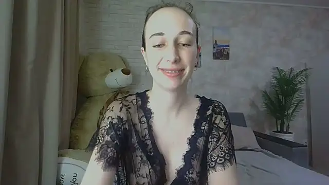 Snapshot of Anika_bloom chatting on October 10, 3:13 pm Anika bloom online show from October 10, 3:13 pm