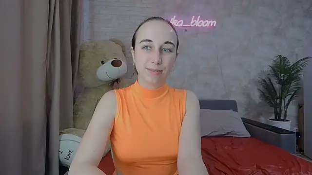 Snapshot of Anika_bloom chatting on March 11, 7:03 am Anika bloom online show from March 11, 7:03 am