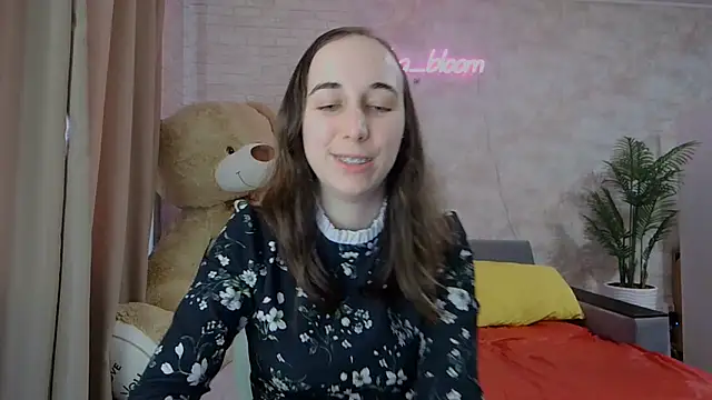 Snapshot of Anika_bloom chatting on March 18, 6:17 am Anika bloom online show from March 18, 6:17 am