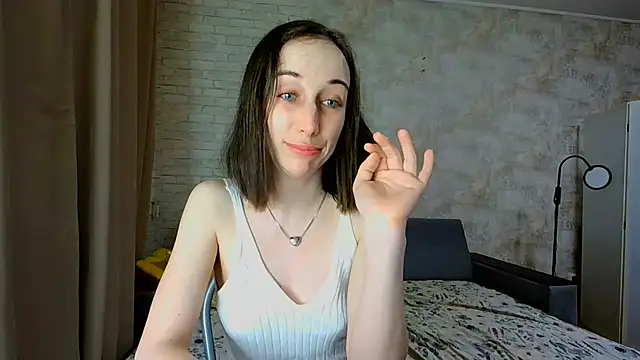 Snapshot of Anika_bloom chatting on July 5, 7:21 pm Anika bloom online show from July 5, 7:21 pm