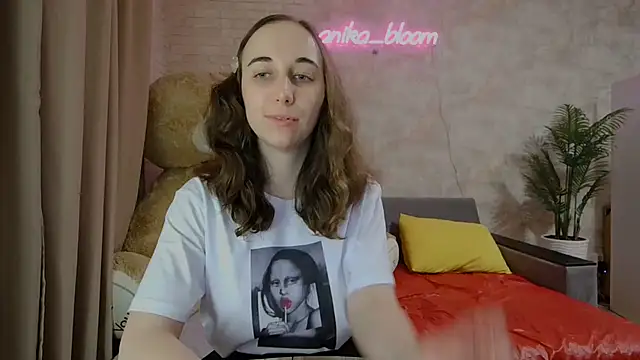 Snapshot of Anika_bloom chatting on March 19, 2:16 am Anika bloom online show from March 19, 2:16 am