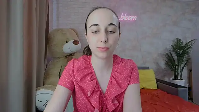 Snapshot of Anika_bloom chatting on March 23, 7:20 am Anika bloom online show from March 23, 7:20 am
