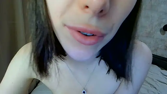 Snapshot of Anika_bloom chatting on July 7, 9:07 pm Anika bloom online show from July 7, 9:07 pm