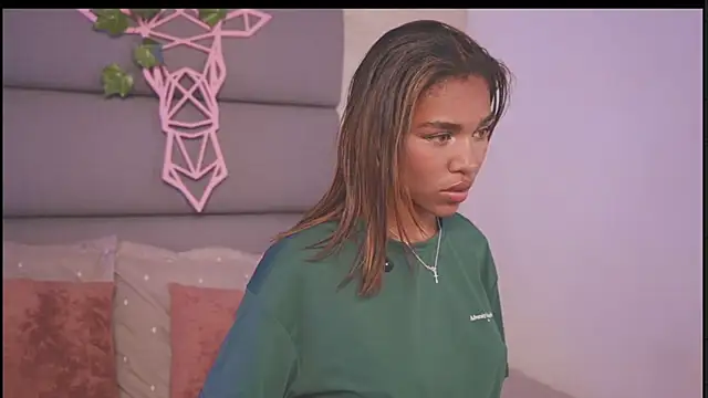 Lily Miiller online show from November 17, 8:57 pm