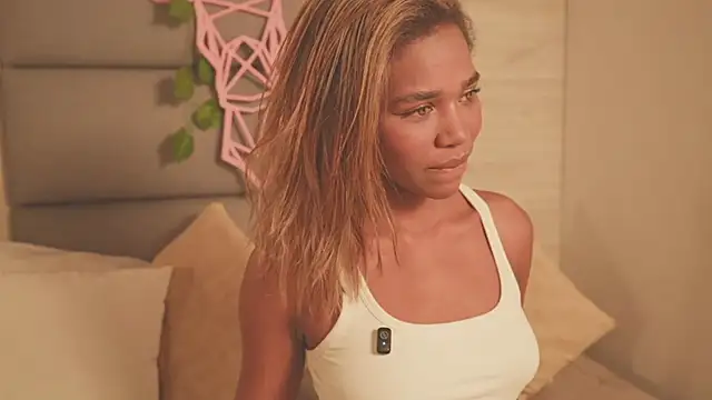 Lily Miiller online show from January 8, 8:59 pm