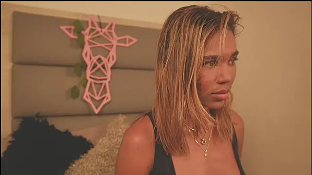 Lily Miiller online show from February 11, 10:09 pm