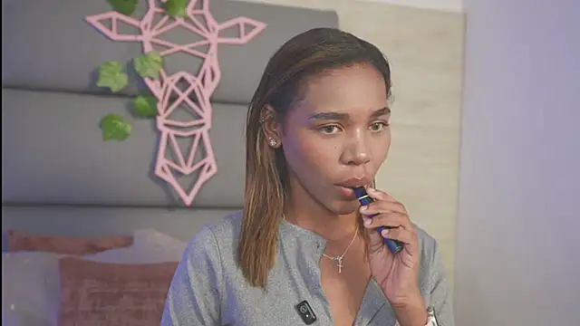 Lily Miiller online show from November 21, 8:41 pm