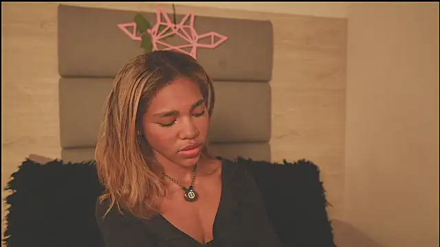 Lily Miiller online show from February 6, 11:56 pm