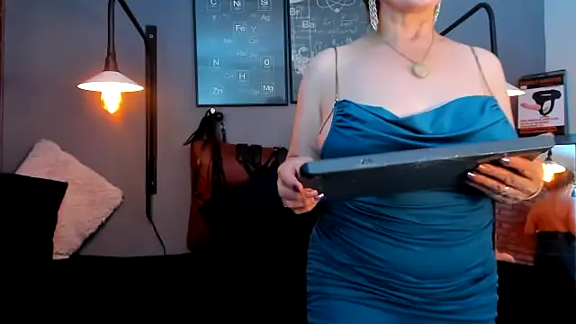 Samantha mature56 online show from May 13, 2:29 am