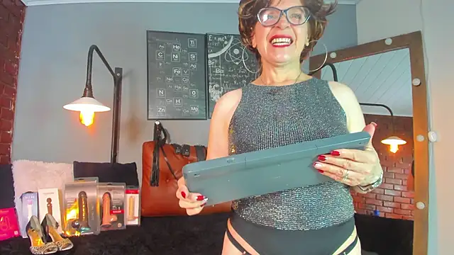 Samantha mature56 online show from February 19, 2:19 am