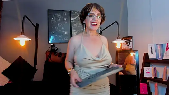 Samantha mature56 online show from April 24, 2:24 am