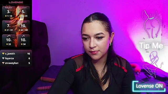 Snapshot of EmilySavvato chatting on March 6, 6:05 pm EmilySavvato online show from March 6, 6:05 pm