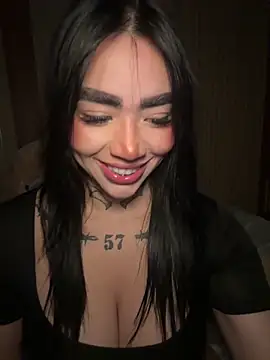 Snapshot of Nickiiiii chatting on February 5, 6:53 am Nickiiiii online show from February 5, 6:53 am