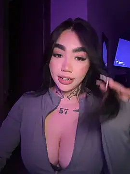 Nickiiiii online show from April 1, 6:15 am